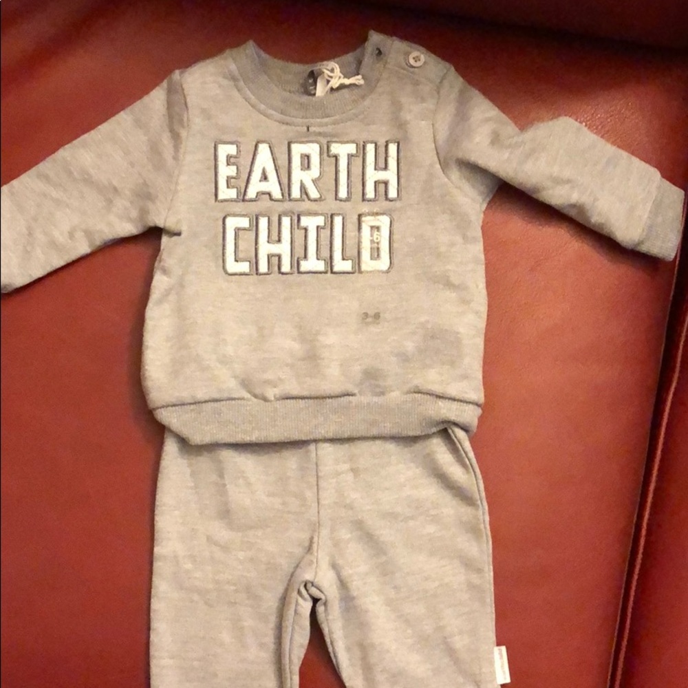 Brand new Earth Child infant sweatsuit